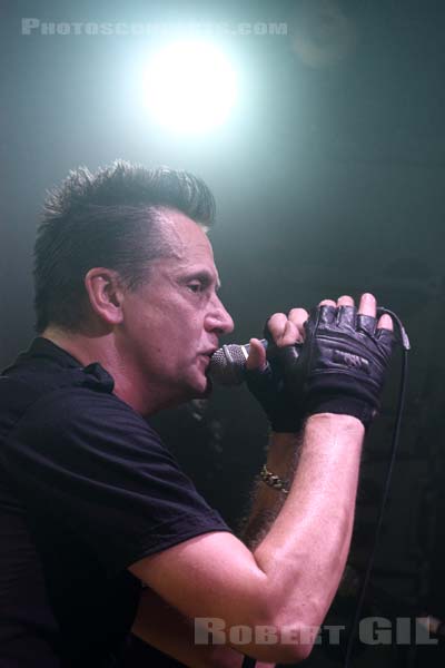 DIE KRUPPS - 2015-09-15 - PARIS - Divan du Monde - Jürgen Engler